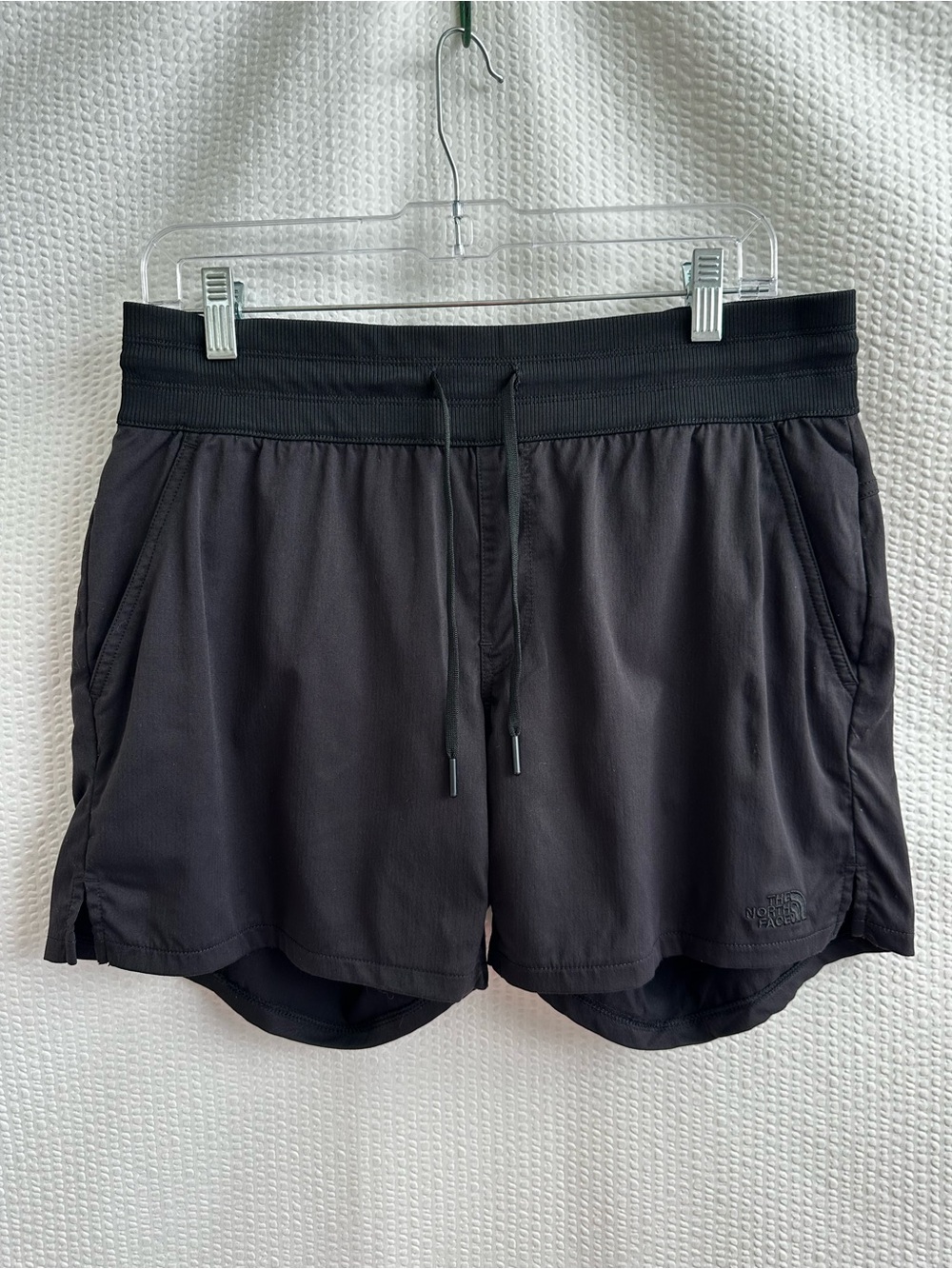 THE NORTH FACE Black Aphrodite 2.0 Hiking Athletic Shorts Medium Women’s
